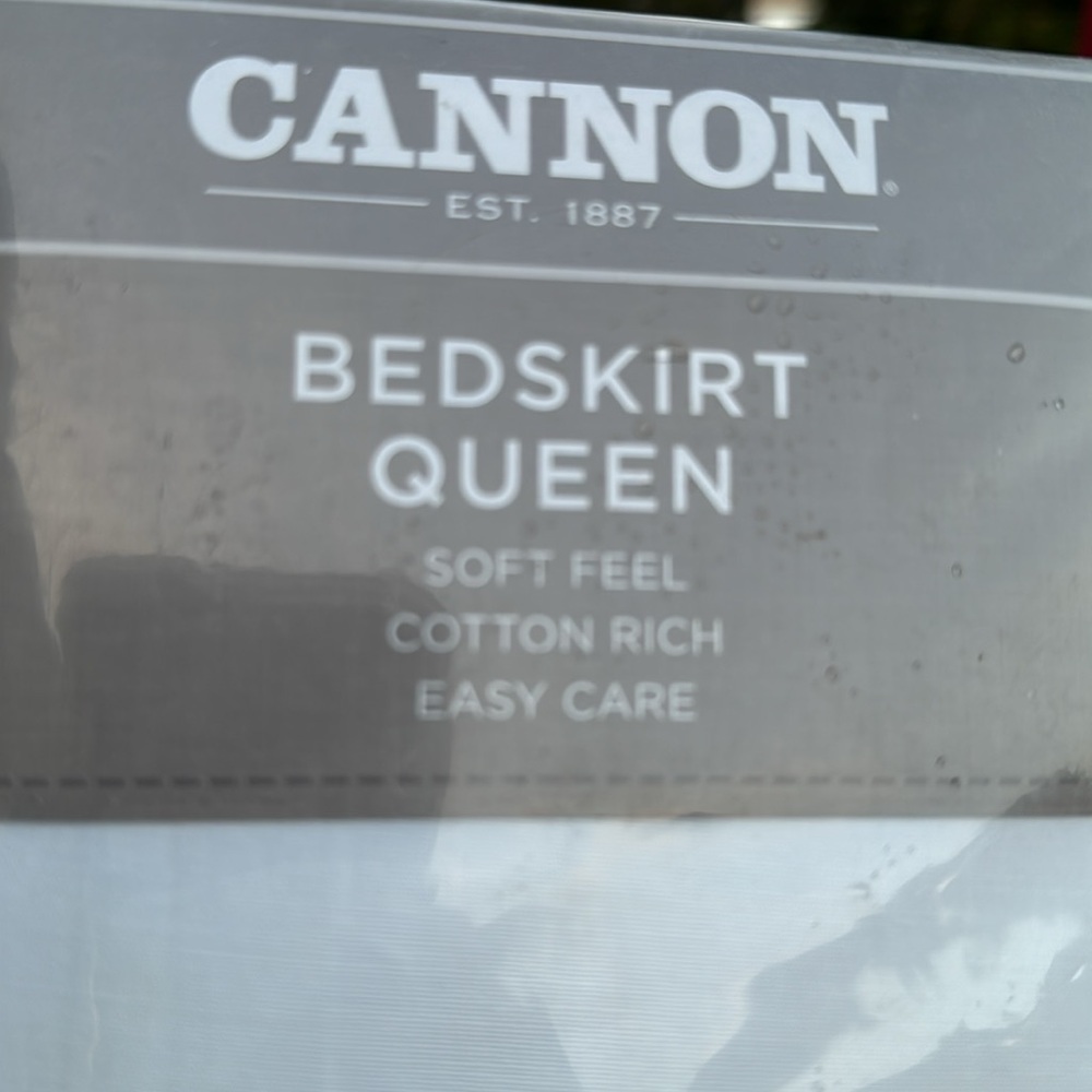 Cannon bedskirt Queen white NEW